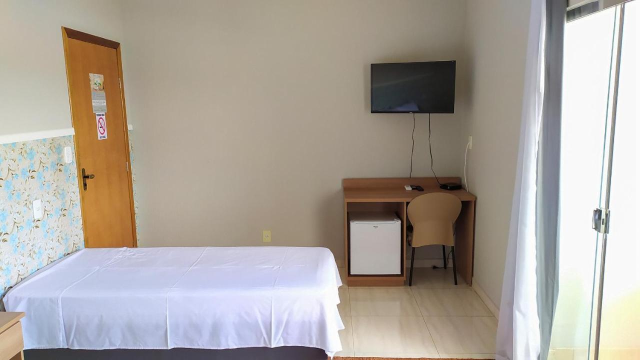 Pouso Oliveira Suites เซาโจเอา บาจิสตา ดู กลอเรีย ภายนอก รูปภาพ