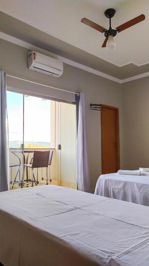 Pouso Oliveira Suites เซาโจเอา บาจิสตา ดู กลอเรีย ภายนอก รูปภาพ