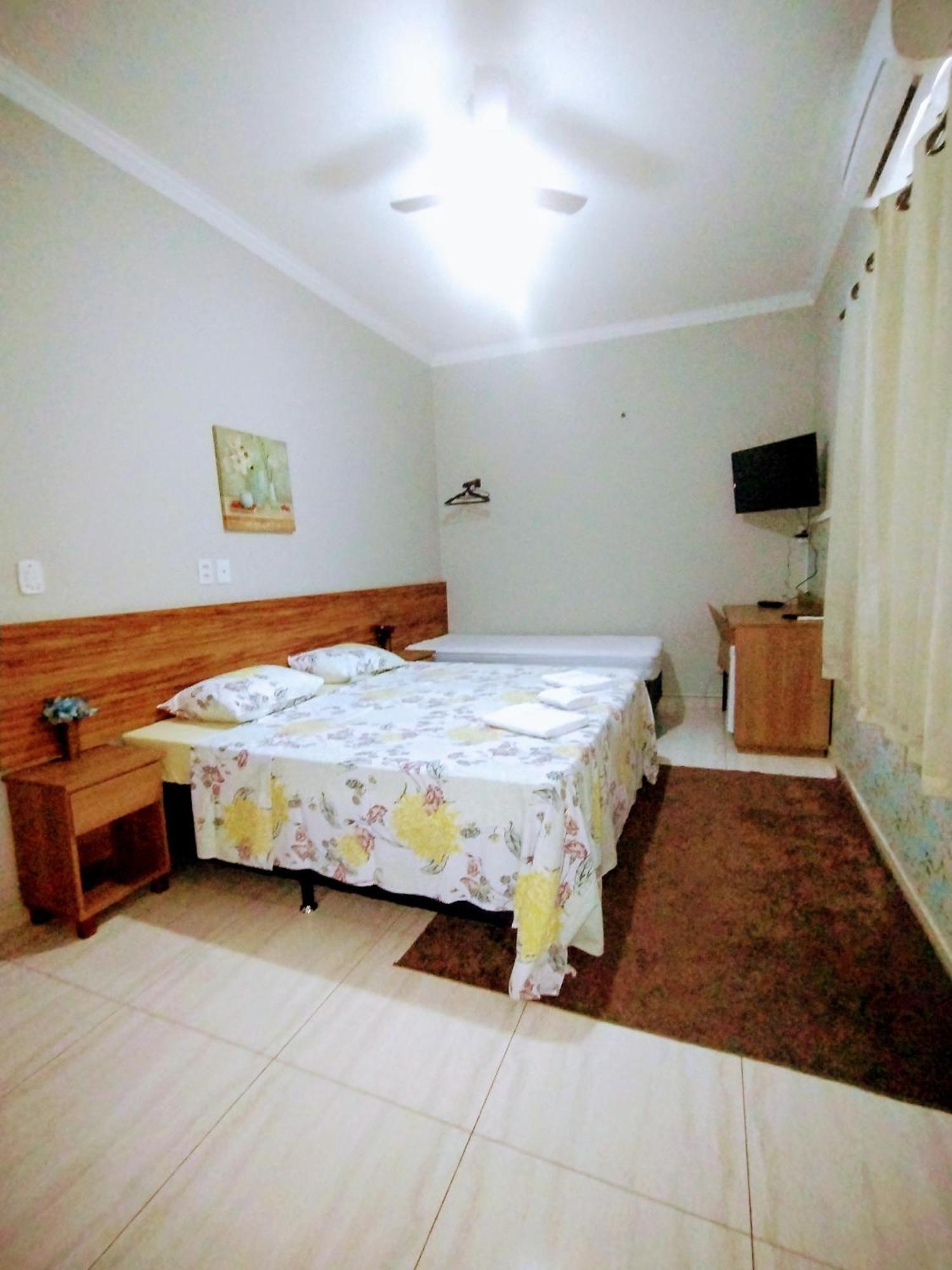 Pouso Oliveira Suites เซาโจเอา บาจิสตา ดู กลอเรีย ภายนอก รูปภาพ