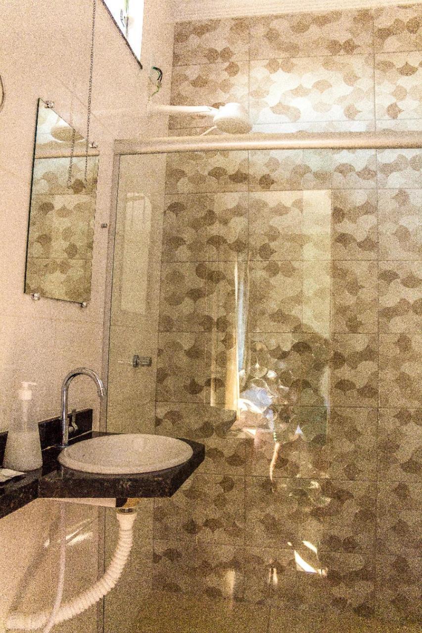 Pouso Oliveira Suites เซาโจเอา บาจิสตา ดู กลอเรีย ภายนอก รูปภาพ